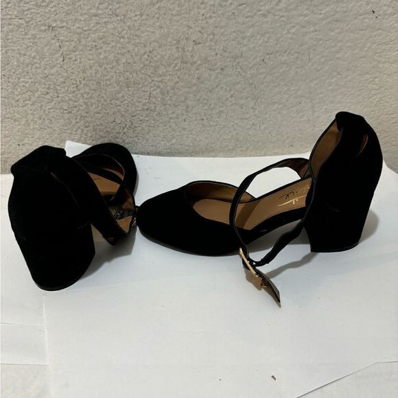 NANETTE LEPORE Demi Black Suede Two-Piece Crisscross Pumps Shoes - Picture 5 of 11